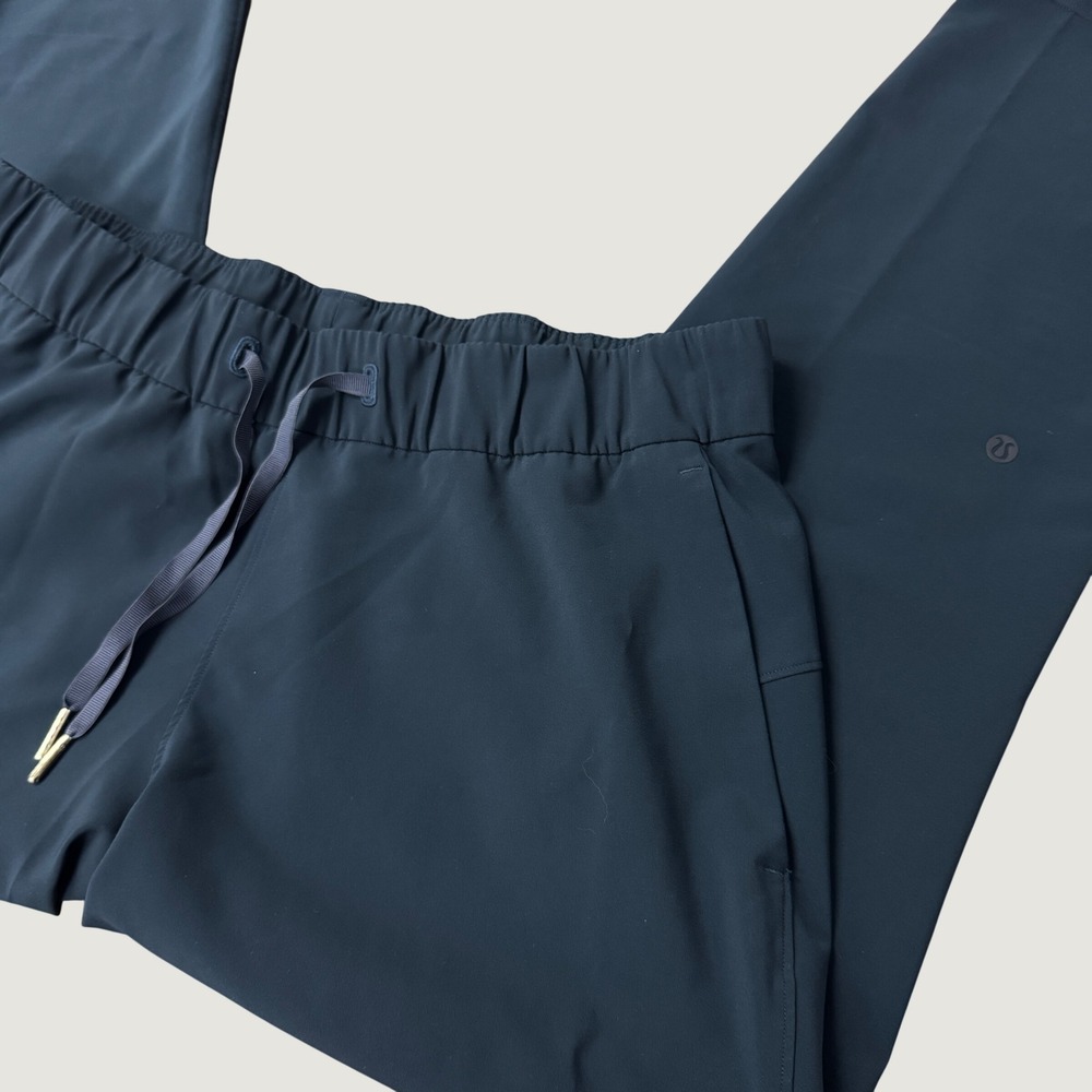 Lululemon Women's On the Fly 7/8 Pant Navy Blue Luxtreme Joggers Size 10 W5BP3S